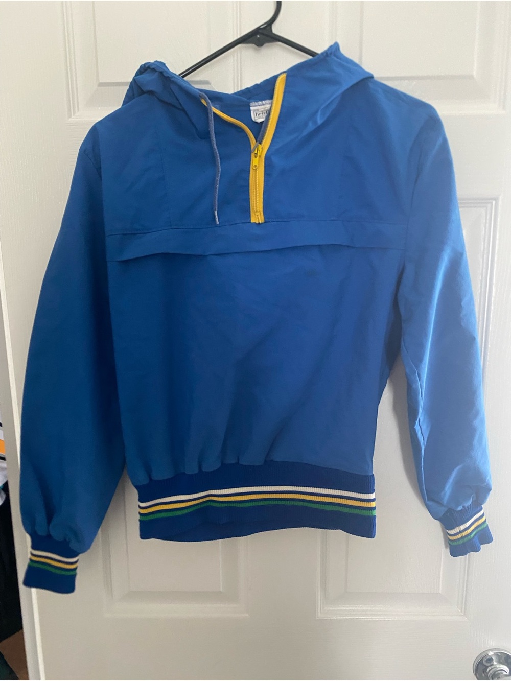 Vintage 70s Blue Hooded Pullover Windbreaker with Retro Yellow Zip Accent